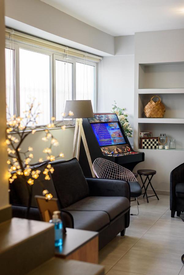Patras' Hitech Apartment Luaran gambar